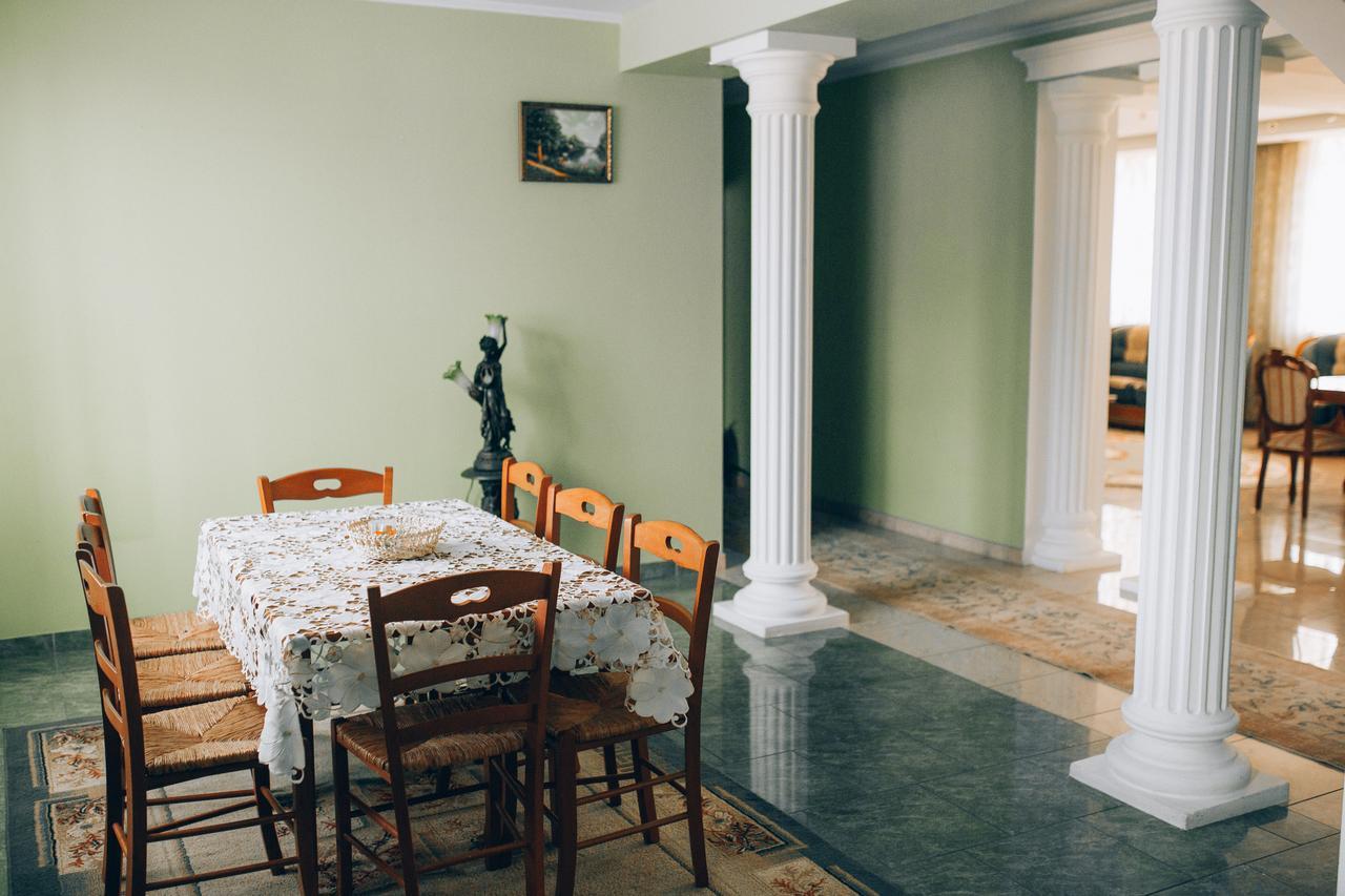 Fermerska Hata Dubno Exteriér fotografie