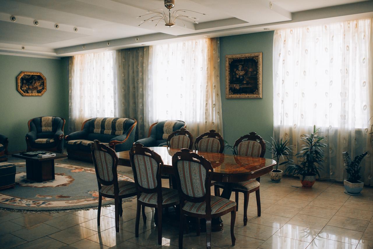 Fermerska Hata Dubno Exteriér fotografie